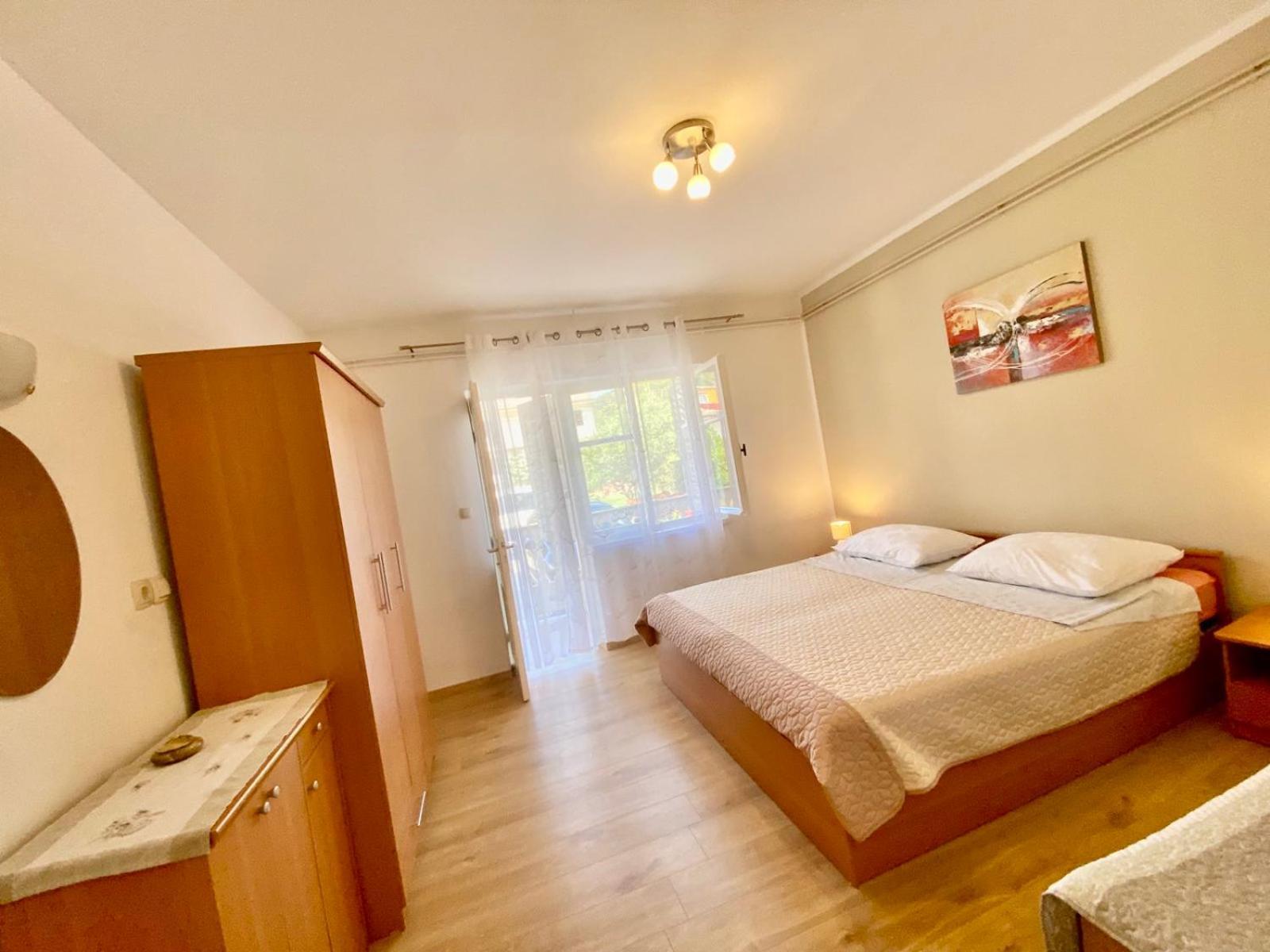 Apartmani Franciska Rab Town Buitenkant foto