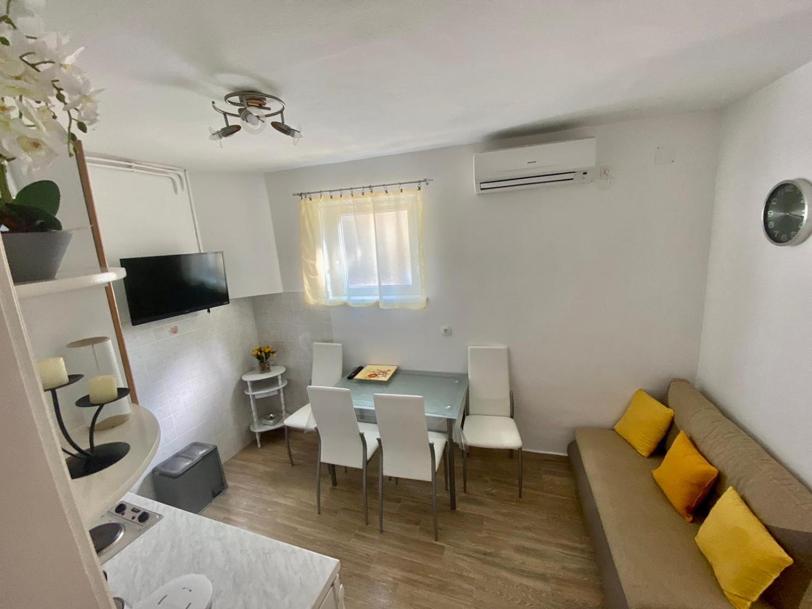 Apartmani Franciska Rab Town Buitenkant foto