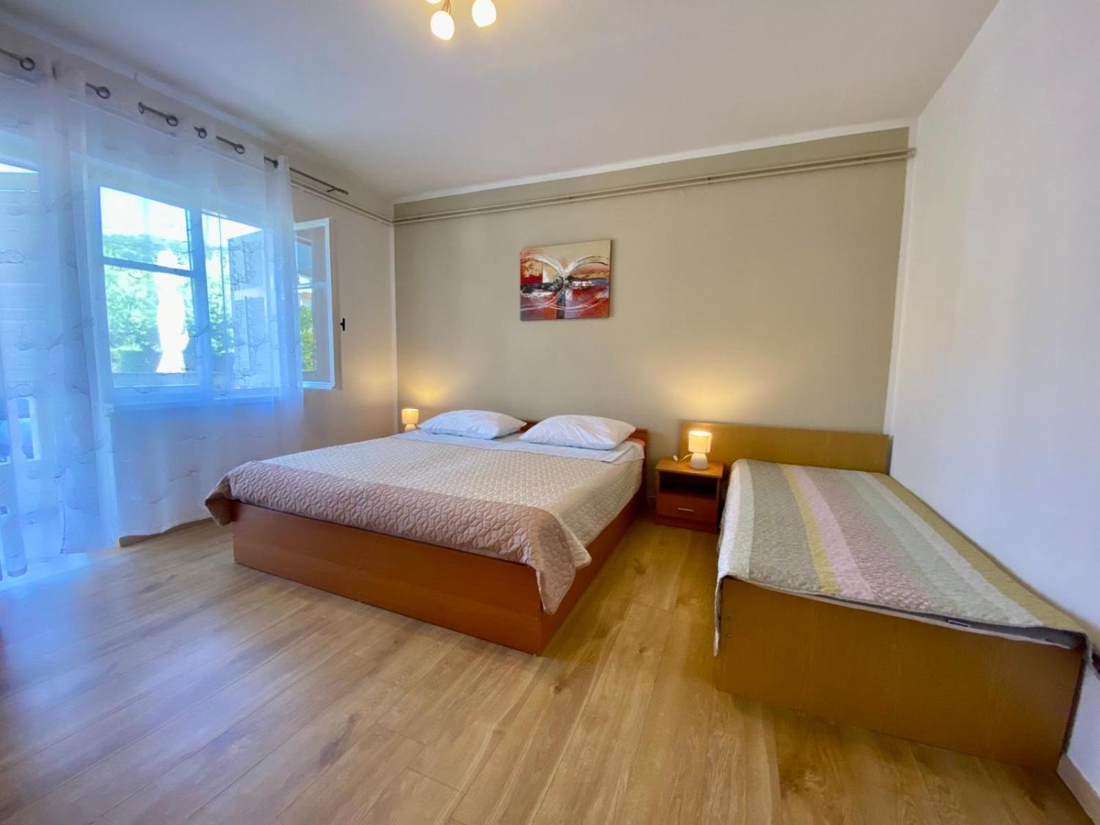 Apartmani Franciska Rab Town Buitenkant foto