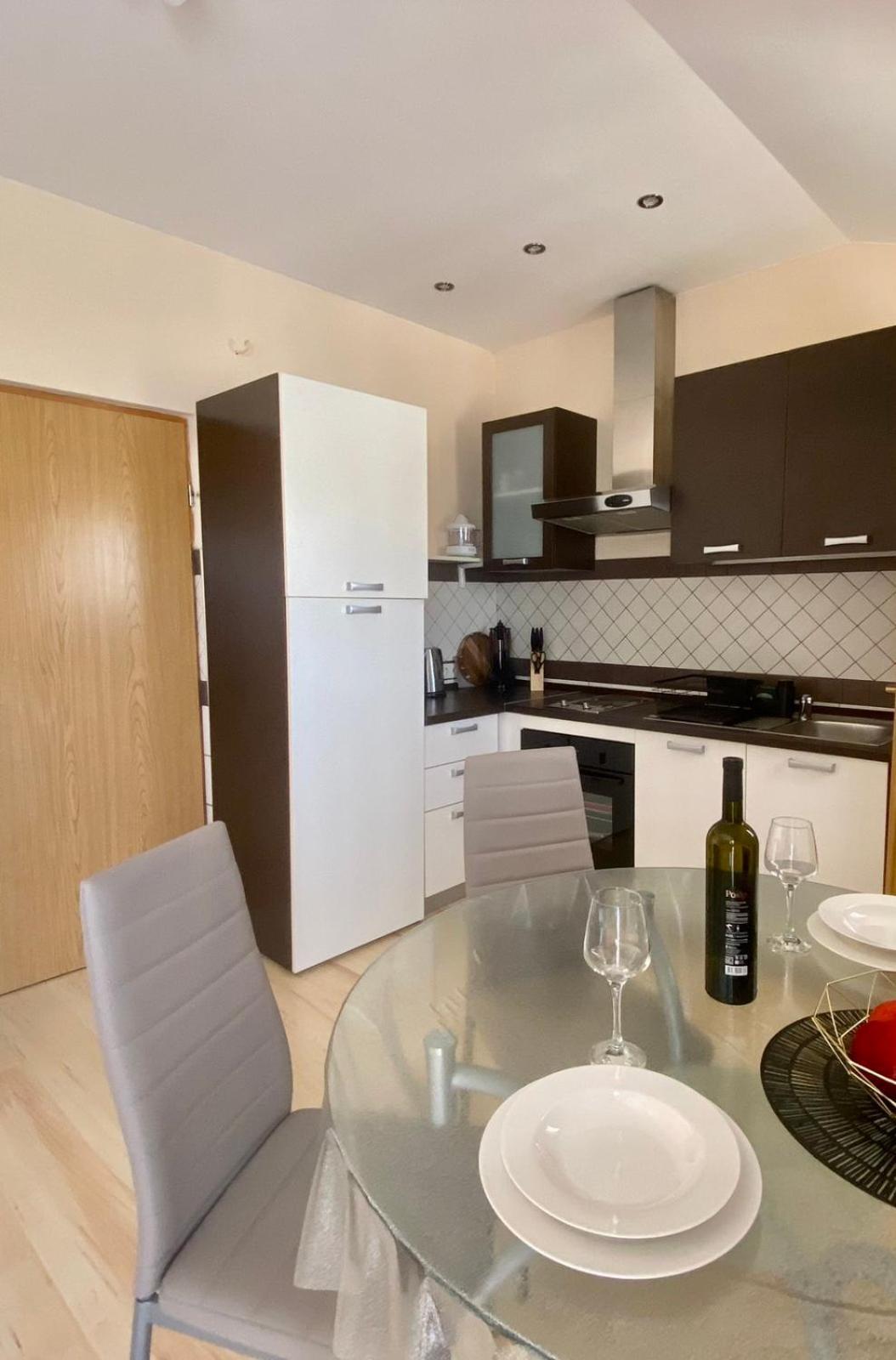 Apartmani Franciska Rab Town Buitenkant foto