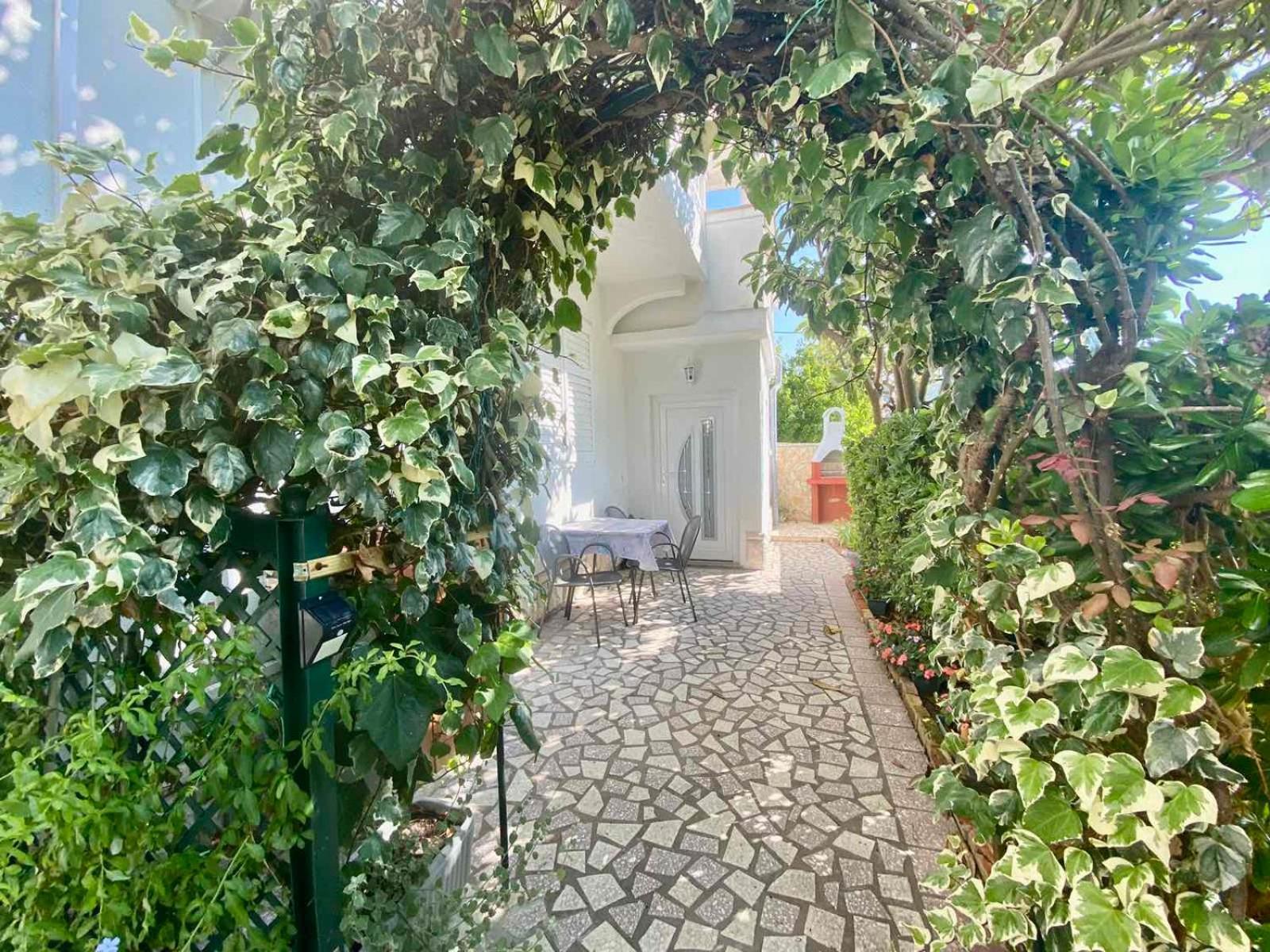 Apartmani Franciska Rab Town Buitenkant foto