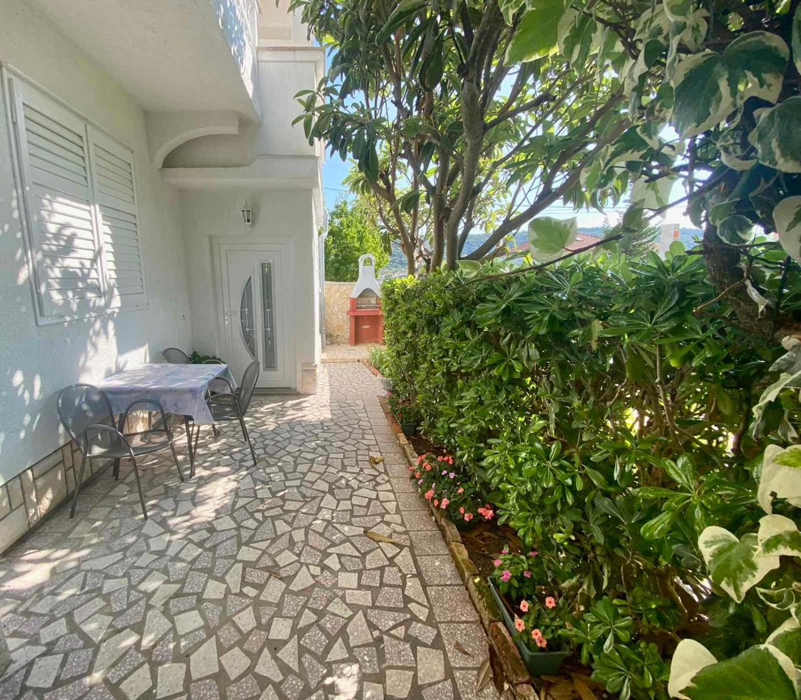 Apartmani Franciska Rab Town Buitenkant foto