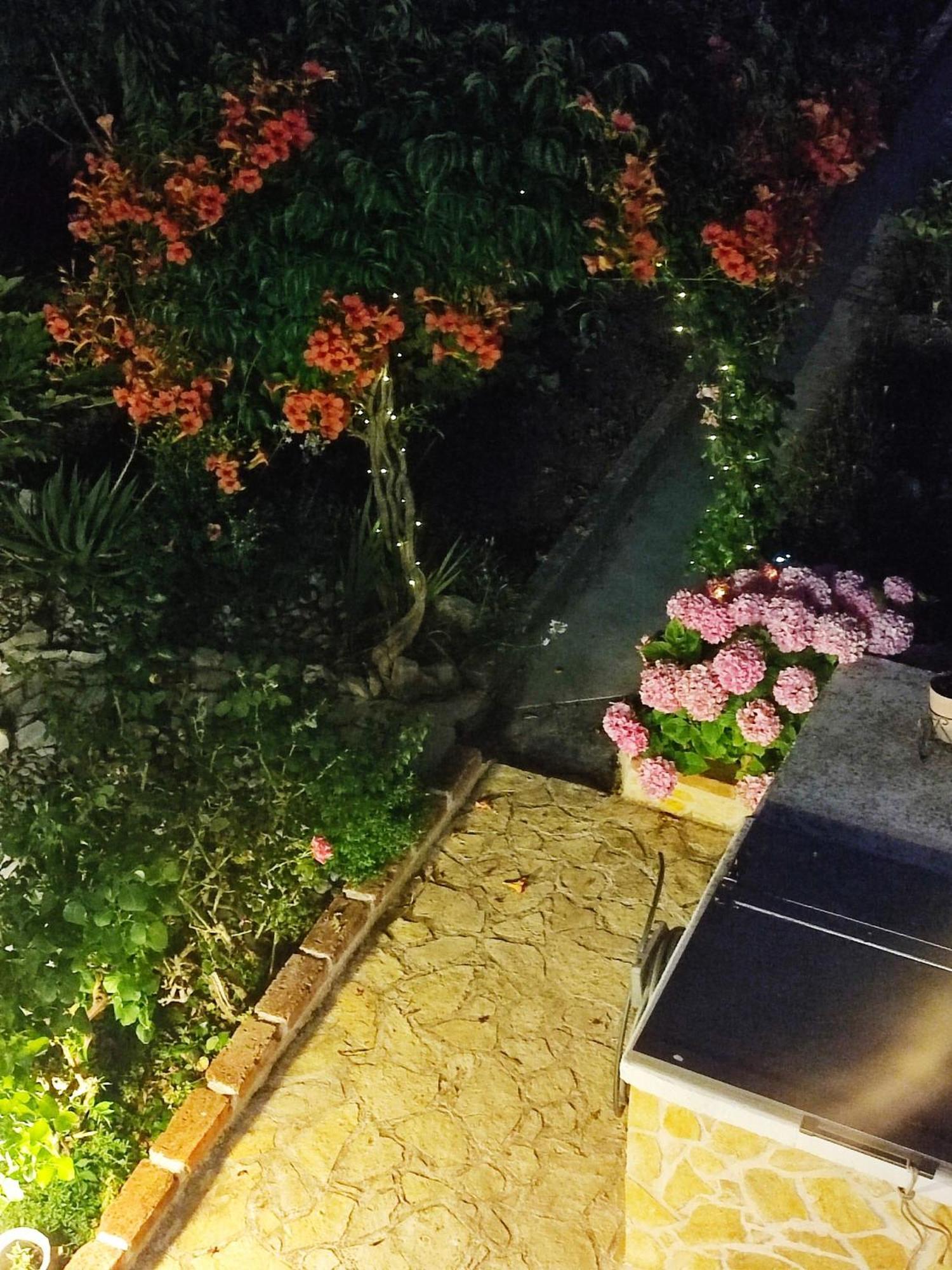 Apartmani Franciska Rab Town Buitenkant foto