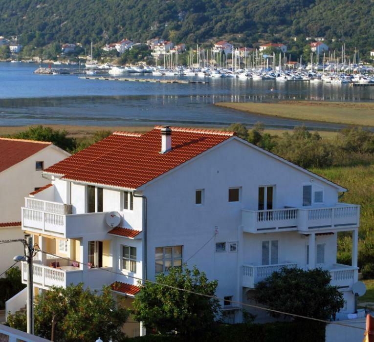 Apartmani Franciska Rab Town Buitenkant foto