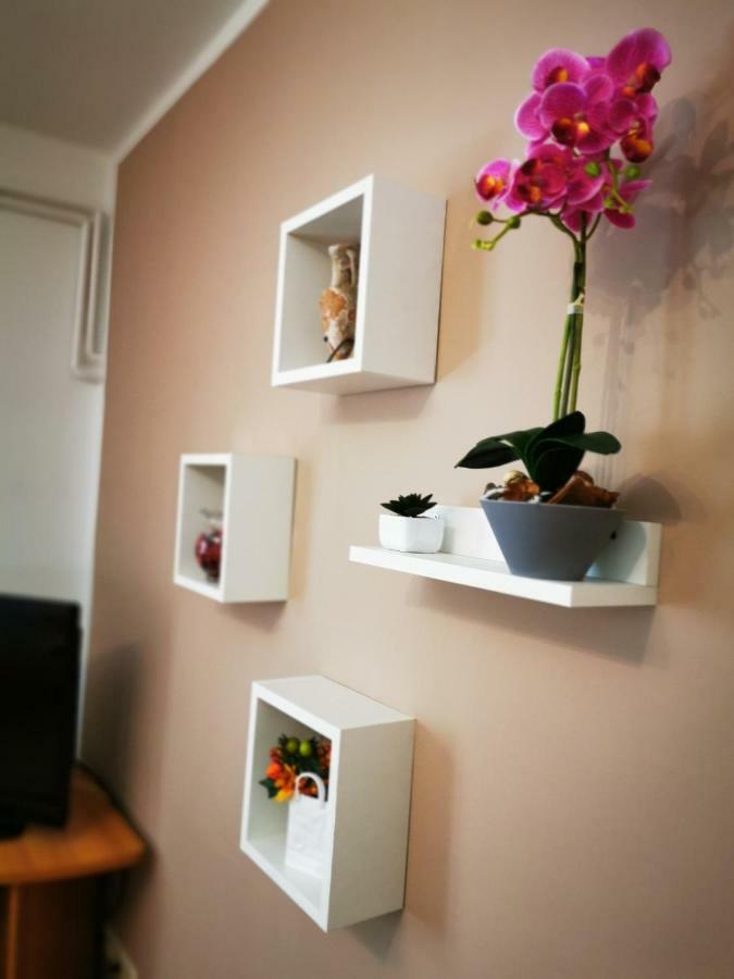 Apartmani Franciska Rab Town Buitenkant foto