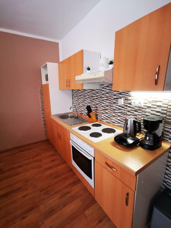 Apartmani Franciska Rab Town Buitenkant foto