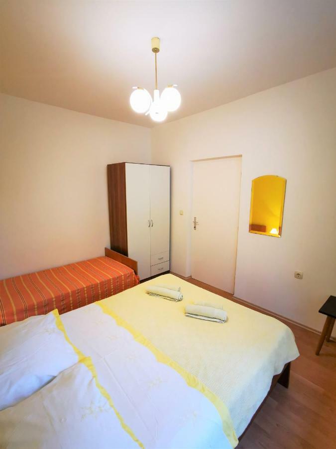 Apartmani Franciska Rab Town Buitenkant foto