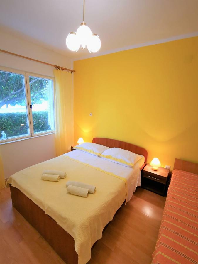 Apartmani Franciska Rab Town Buitenkant foto