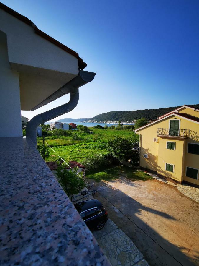 Apartmani Franciska Rab Town Buitenkant foto